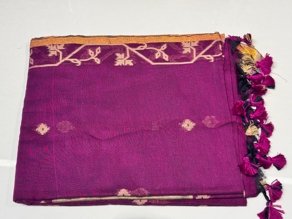 Mul Cotton Saree with Golden Zari